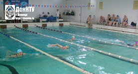 Заплыв участников турнира