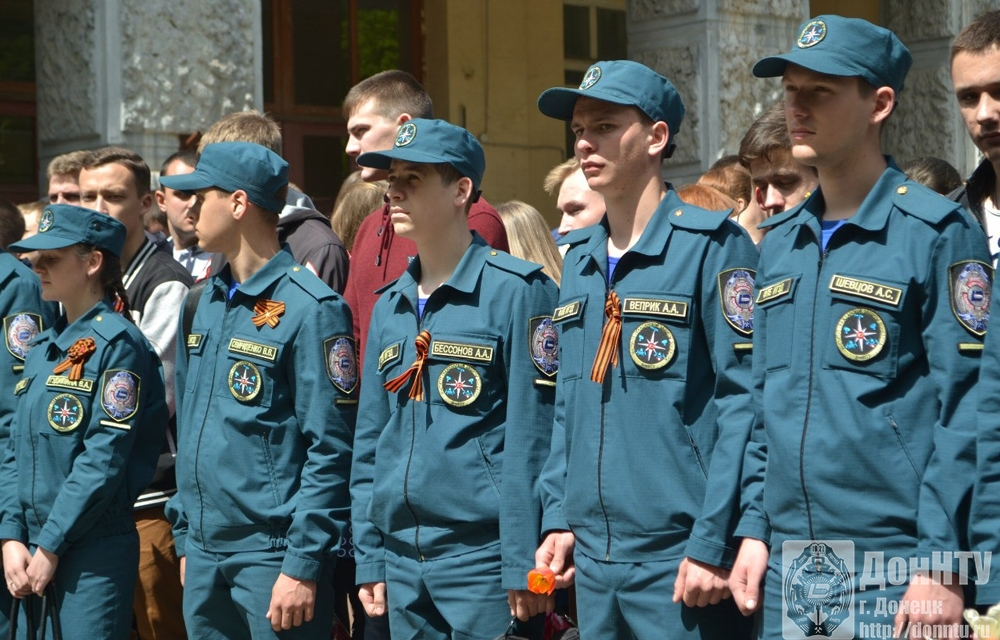 Студенты ИГЗД на концерте, посвящённому Дню Победы