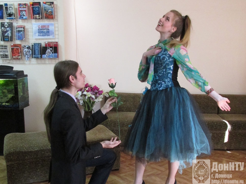 Сцена из спектакля