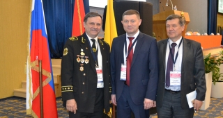 Декан горного факультета ДонНТУ проф. С. В. Борщевский с коллегами из Белорусского национального технического университета
