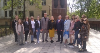 Участники митинга