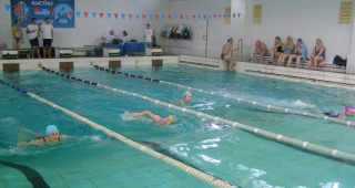 Заплыв участников турнира