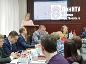 С докладом выступает Л.В. Шабалина 