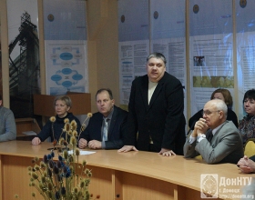 Выступает В. А. Зубков