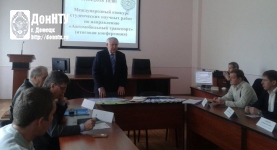 Конкурсантов приветствует директор, профессор М. Н. Чальцев 