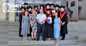 С ректором на ступеньках